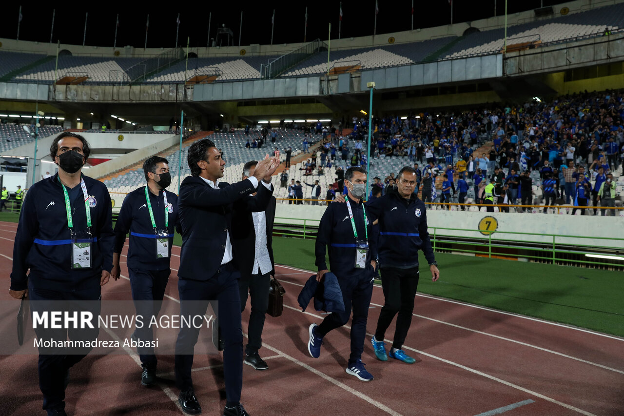 واکنش فرهاد مجیدی به حذف استقلال/ اتهام بزرگ به داور «شیتیل» بگیر