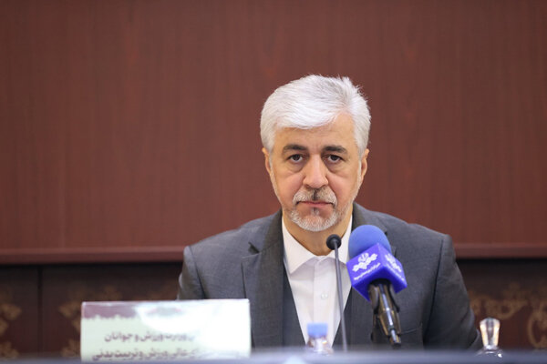 واکنش وزیر ورزش به اتفاقات غیرفرهنگی در همایش خودروهای کلاسیک