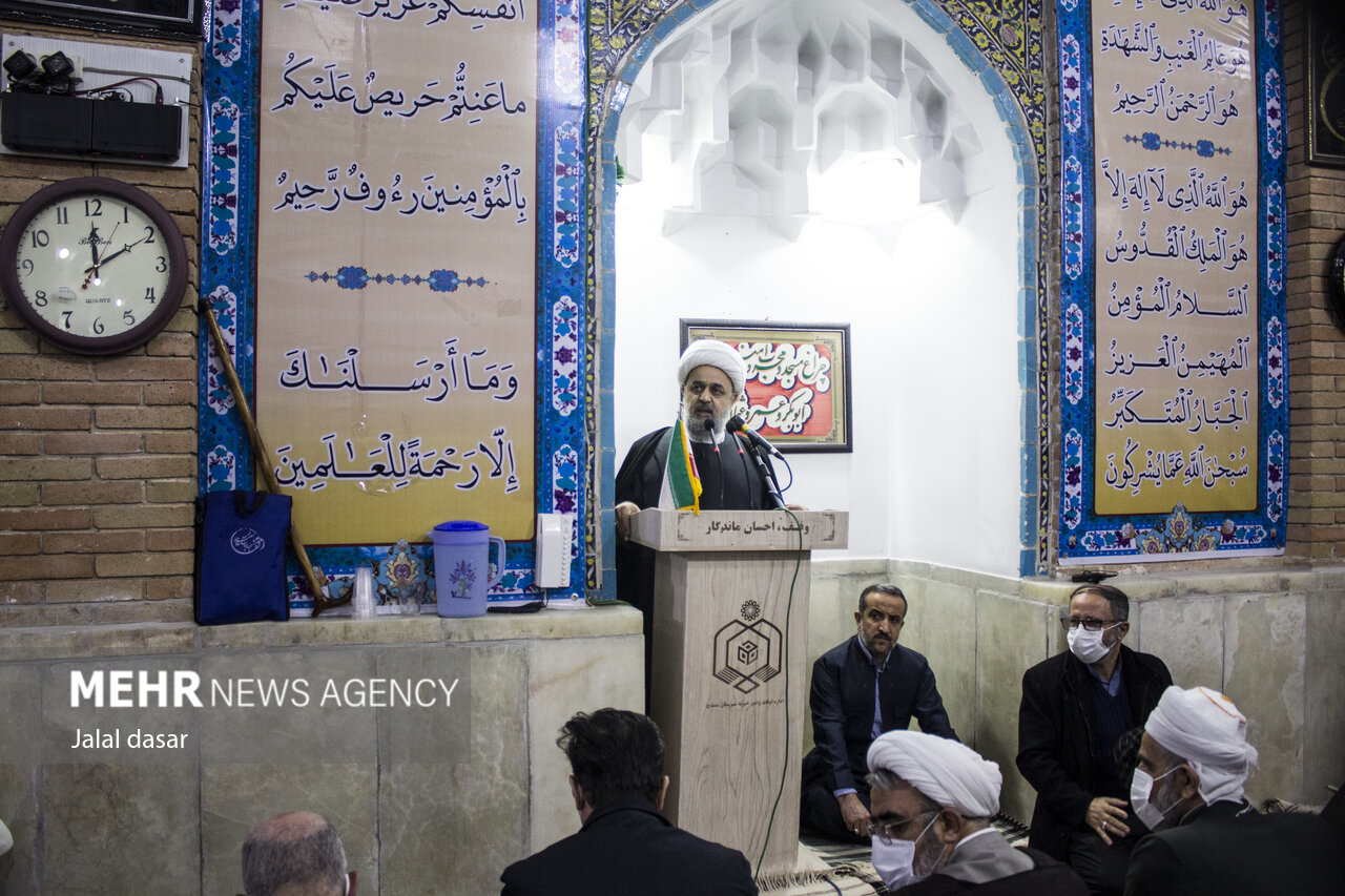 وحدت و آینده نگری اولویت کار مدیران و مسئولان باشد