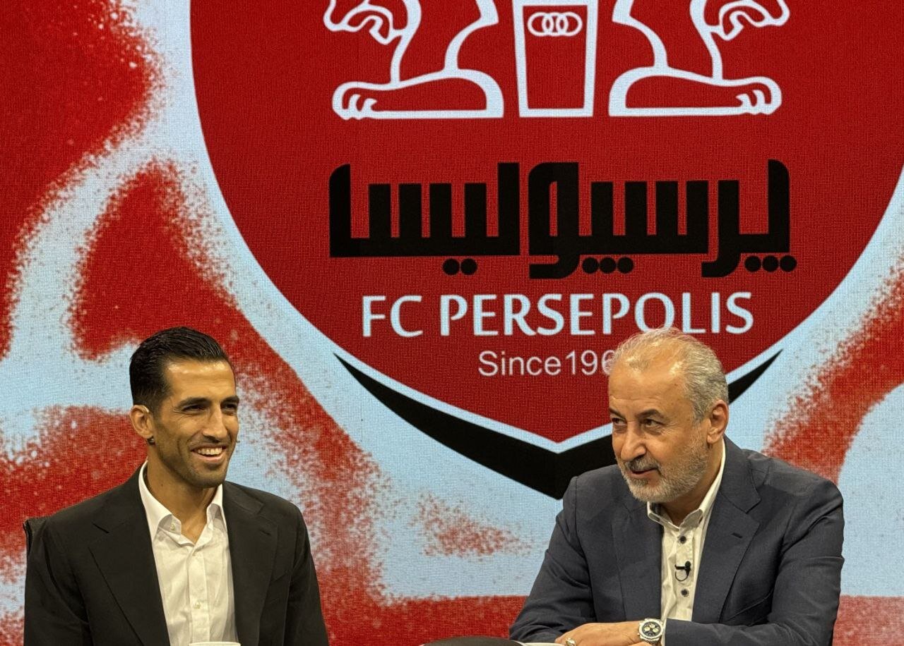 وحید امیری در پرسپولیس ماند؛ بازیکن بی‌حاشیه یک فصل دیگر تمدید کرد