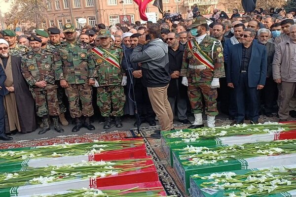 وداع باشکوه مردم ارومیه با شهدای گمنام؛تشییع پیکر ۶شهید با عزای فاطمی