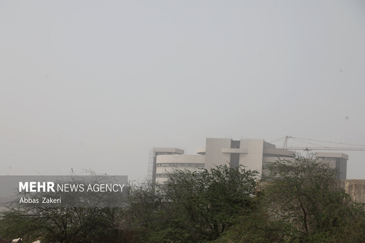 ورود توده گرد و خاک به آذربایجان غربی