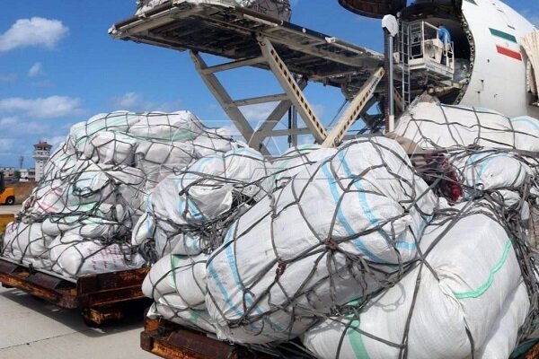 ورود هواپیمای حامل کمک‌های بشردوستانه ایران به فرودگاه
لاذقیه