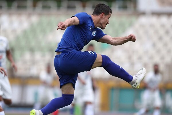 وریا غفوری در تمرینات فولادیها شرکت کرد