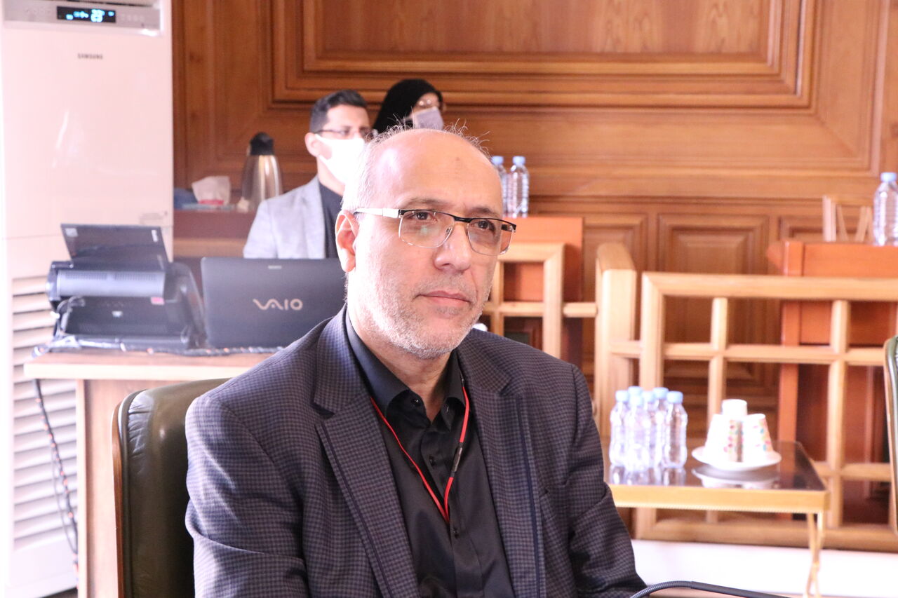 وزارت ارشاد در برگزاری نمایشگاه کتاب در مصلی بازنگری کند/ لزوم توافق ارتش و شهرداری بر سر یک معبر