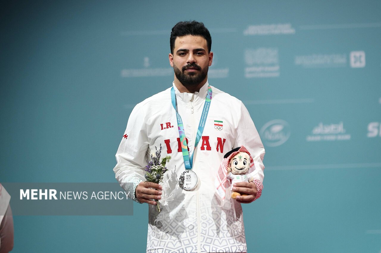 وزنه بردار ایران در حرکت یکضرب مدال نقره گرفت