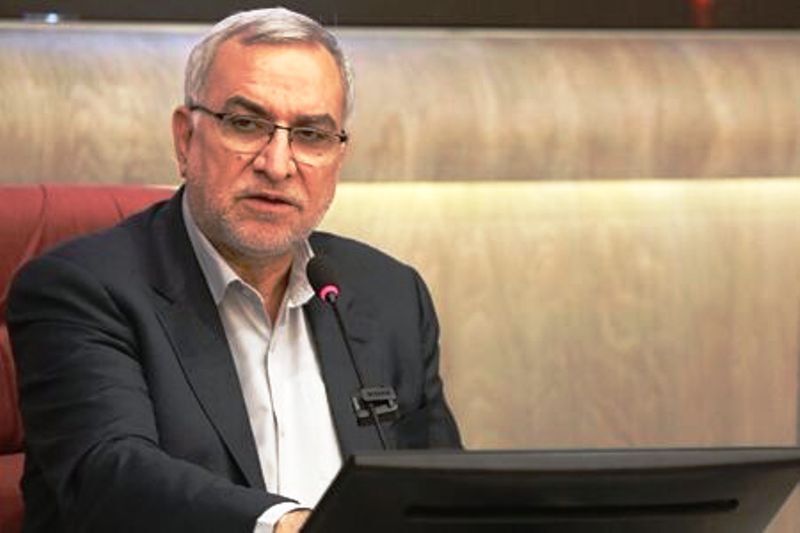 وزیر بهداشت با خانواده شهید صحافی در استان سمنان دیدار کرد