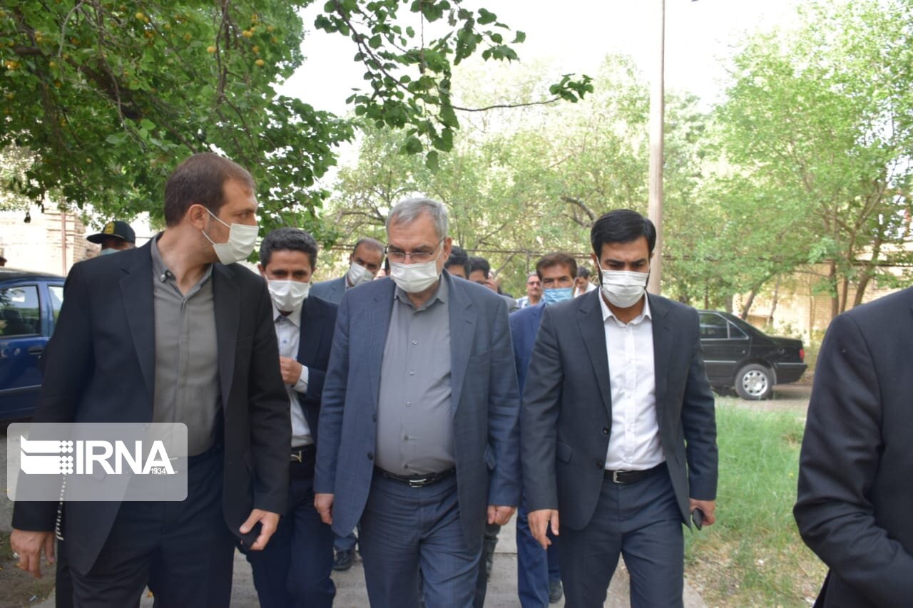 وزیر بهداشت به عنوان نماینده رییس جمهور وارد شهرستان درگزین شد