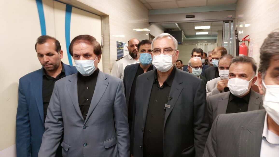 وزیر بهداشت: کرونا در جهان تمام نشده است/ضرورت تزریق واکسن یاد آور