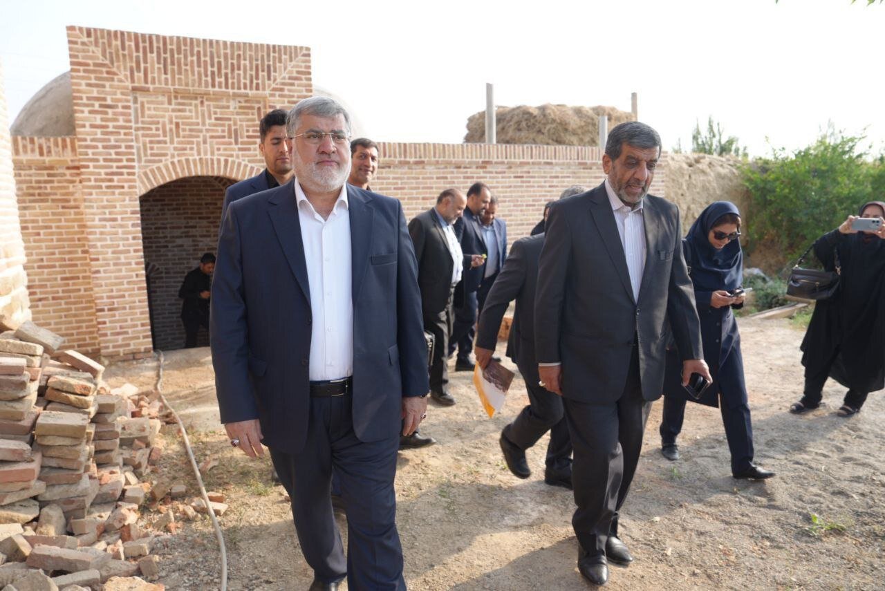 وزیر میراث فرهنگی از روند مرمت قلعه بدلبو در ارومیه بازدیدکرد