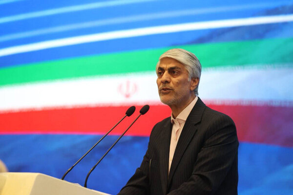 وزیر ورزش از اردوی تیم فوتبال جوانان بازدید کرد