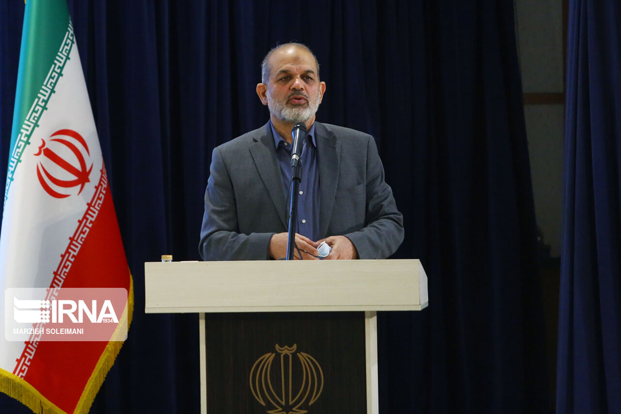 وزیر کشور: ایران در مبارزه با موادمخدر تنها است