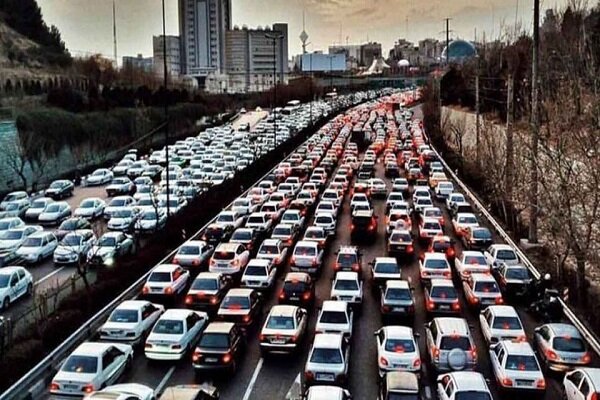 وضعیت ترافیکی معابر تهران/ ترافیک در آستانه عید بیشتراست