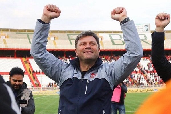 وضعیت سرمربی تیم تراکتور امروز مشخص میشود