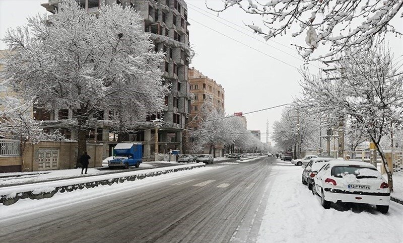 وضعیت محورهای مواصلاتی ۳ استان گرفتار برف سنگین