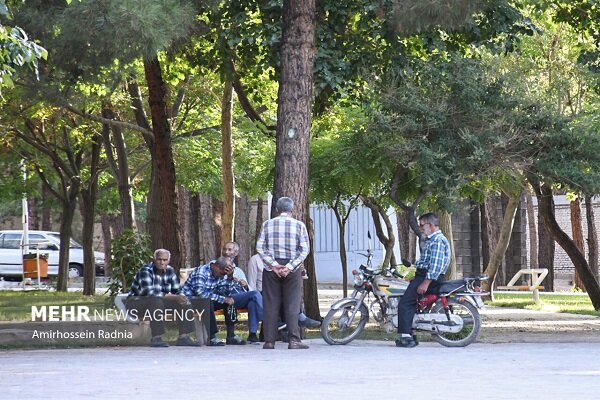 وضعیت معیشتی بازنشستگان؛ چالشها و امید به افزایش حقوق