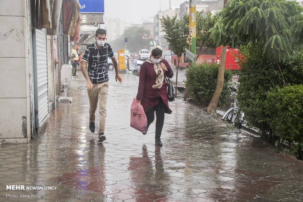 وقوع رگبار و رعد و برق، وزش باد شدید در آخر هفته