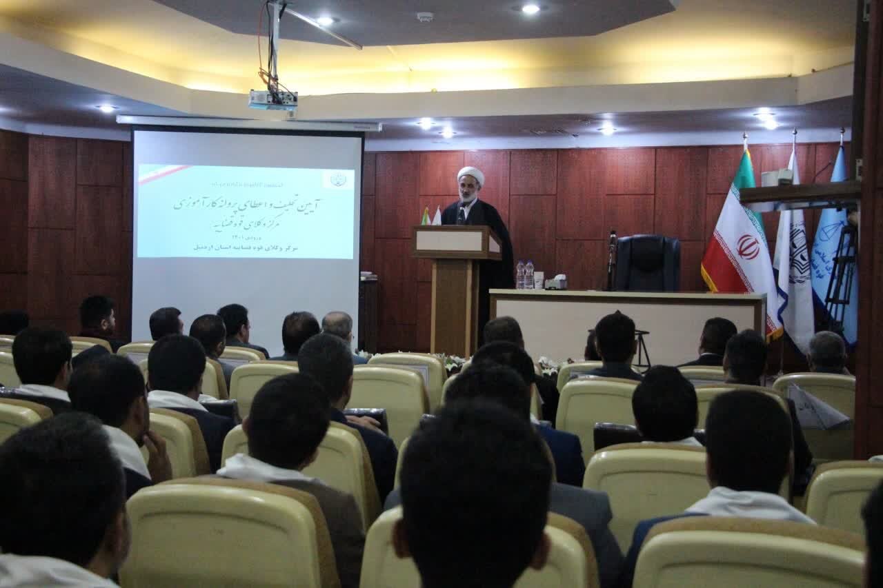 وکلا مراقب لغزشگاههای مالی و اخلاقی باشند