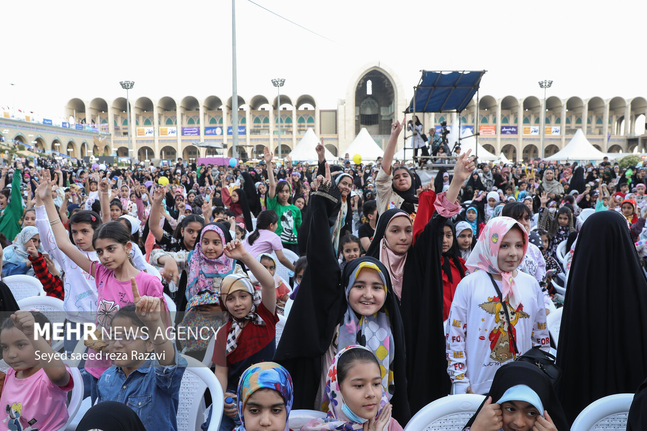 «ویترین دخترانه» رونمایی شد