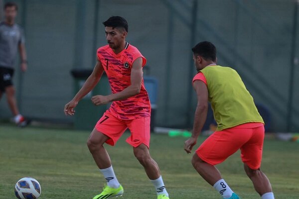 وینگر جوان سپاهان در برزخ ثبت قرارداد/ لیموچی در راه آلکثیر؟