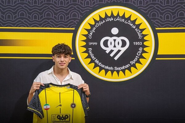 وینگر جوان قراردادش با سپاهان را تمدید کرد