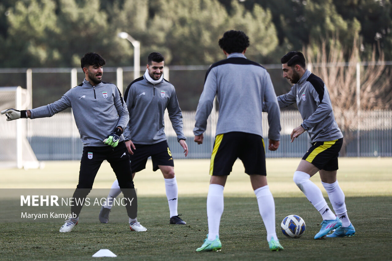 پاداش به کلین شیت‌های استقلال /سربازها و بازیکن جنگ زده خط خوردند