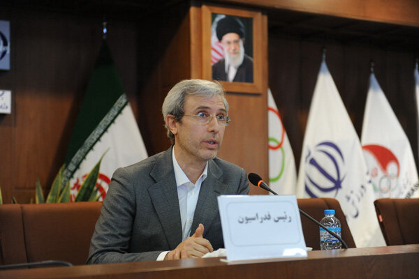 پاسخ قارداشی به انتقادات عالمیان: ملزم به صرفهجویی هستیم