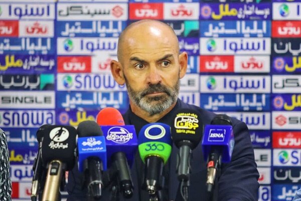 پاکو خمز: با بردن استقلال پیشرفت تراکتور را نشان میدهیم