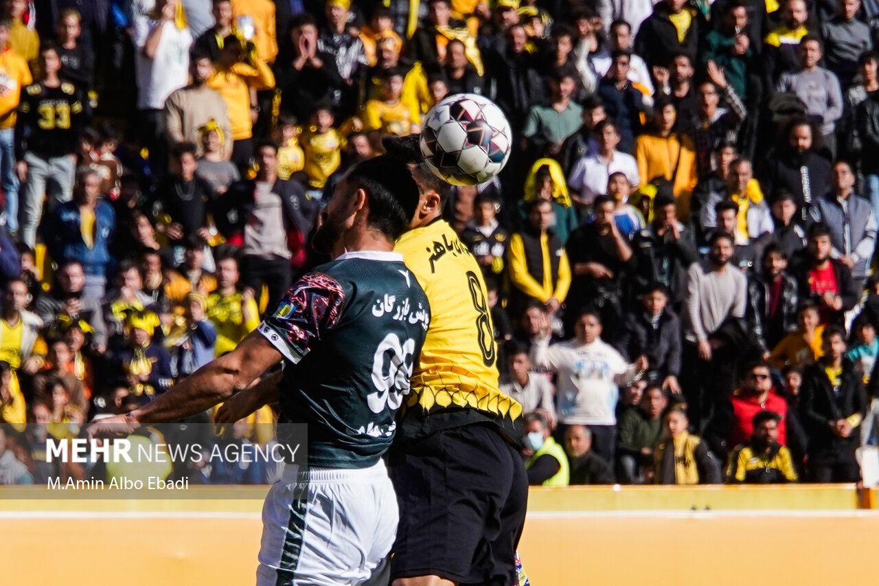 پایان بدون گل نیمه نخست دیدار تیمهای آلومینیوم و سپاهان