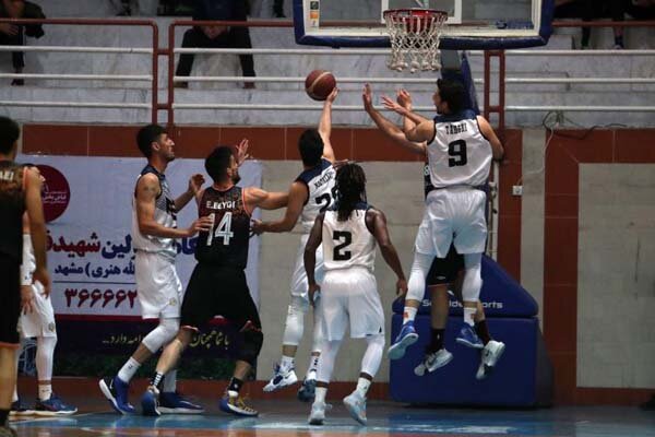 پایان دیدارهای مقدماتی و تعیین هشت تیم راه یافته به پلی اف