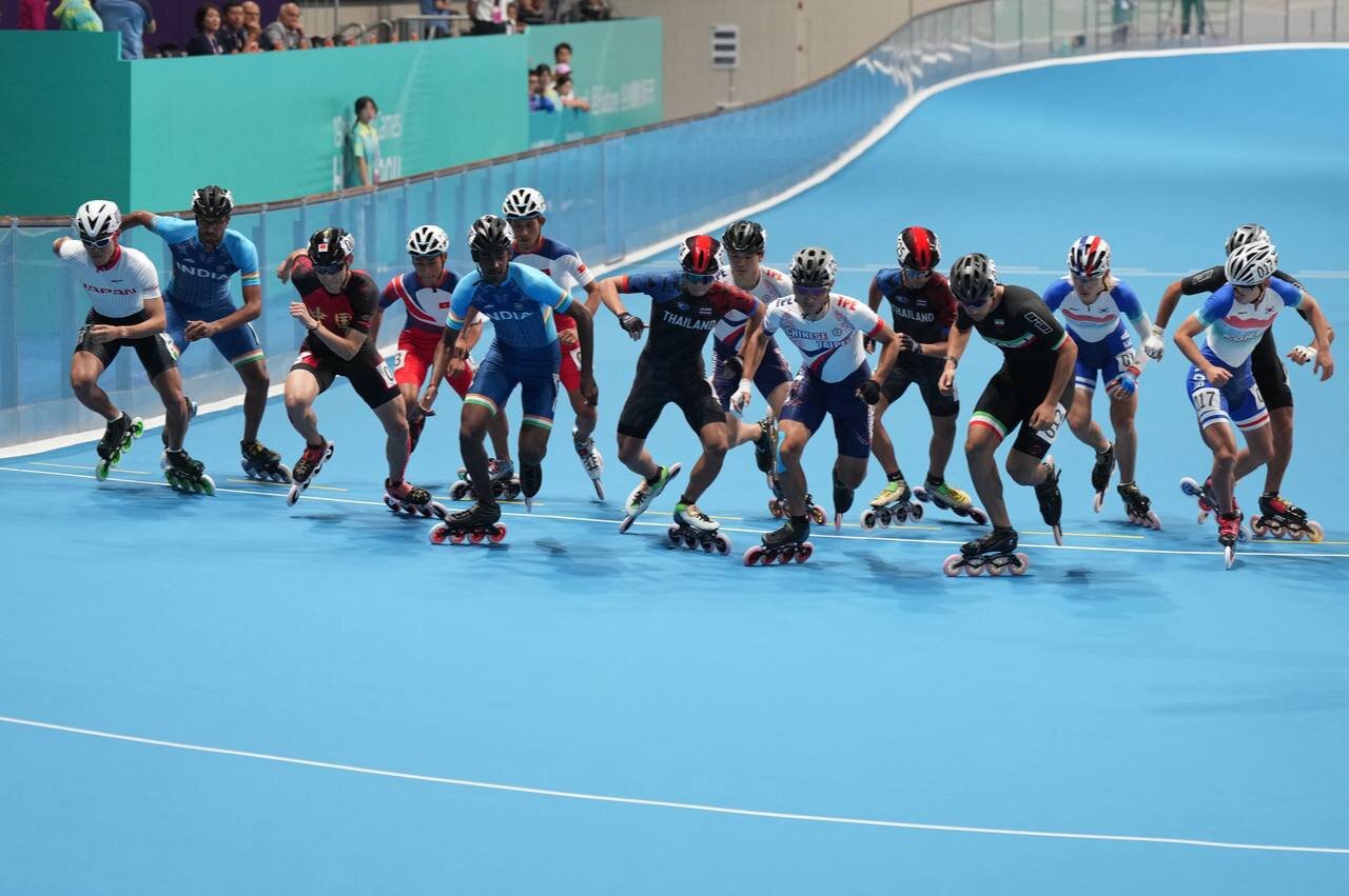 پایان کار اسکیت‌ در ماده ۱۰۰۰ متر با رتبه‌های ششم، هفتم وهشتم