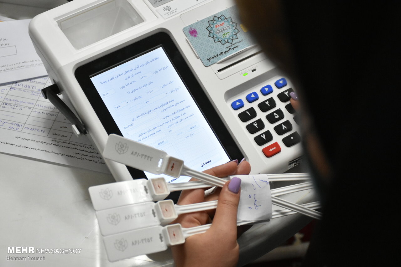 پخش زنده شمارش آرا در برخی شعبات کردستان
