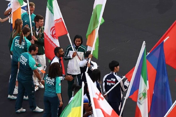 پرده آخر المپیک ۲۰۲۴ و خاموشی مشعل/ پرچمدار ایران رژه
رفت