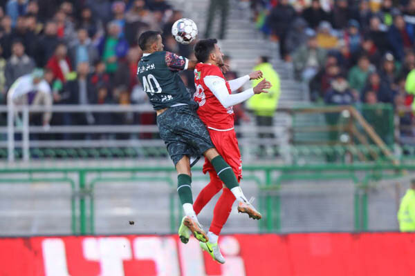 پرسپولیس با تساوی مقابل ذوبآهن از صدر دور شد؛ باقری حق دارد سرمربی نمیماند!