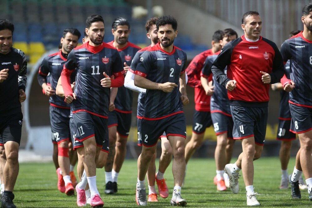 پرسپولیس در آستانه دربی پایتخت دو گروه شد