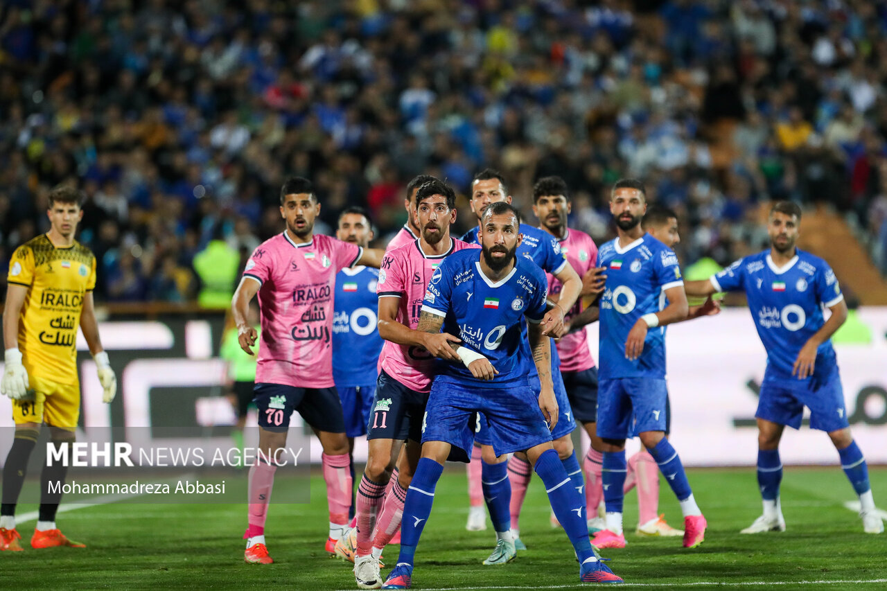 پرسپولیس محتاج برد گربه سیاهش شد/ استقلال در خطر از دست دادن
صدر!