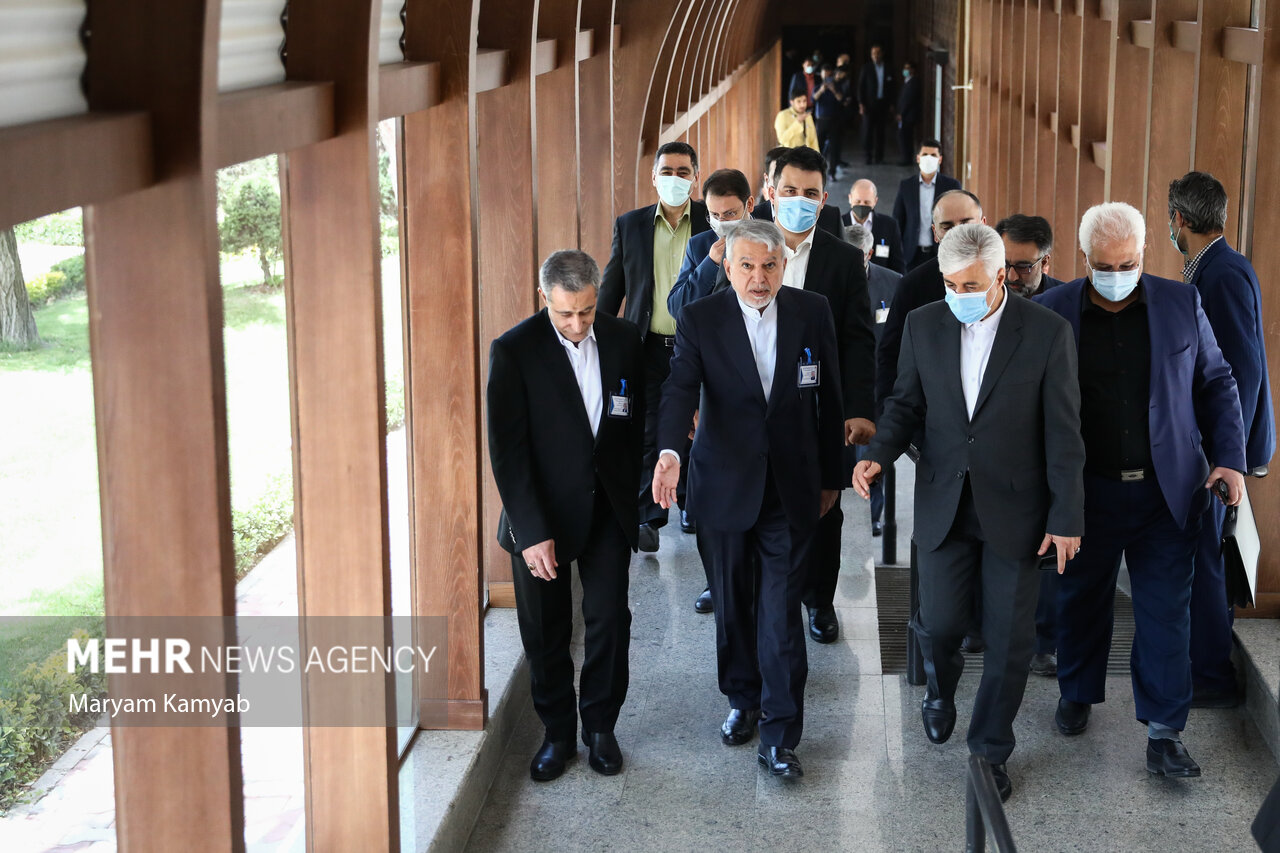 «پرش با اسب» وزارت و کمیته از روی آرامش/ زخم چرکین سر باز کرد؟