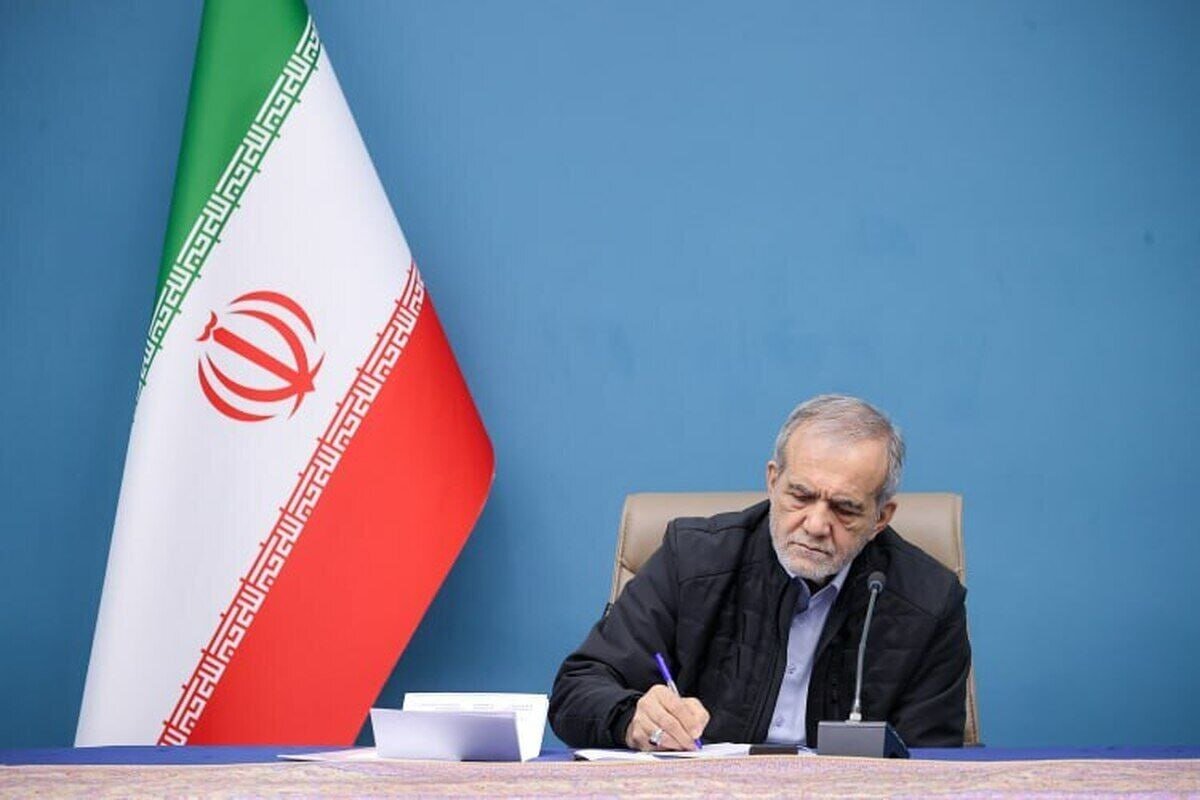 پزشکیان افتخارآفرینی تیمهای ملی کشتی فرنگی و آزاد ایران را تبریک گفت