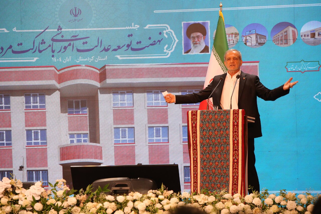 پزشکیان: دولت مصمم به پیاده کردن الگوهای موفق آموزشی در کشور است