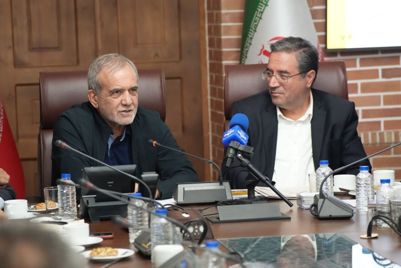 پزشکیان؛می توانیم از قطع شدن برق جلوگیری کنیم