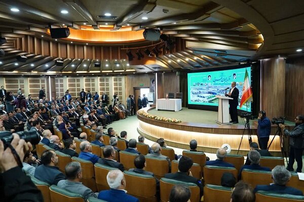 پزشکیان:راه برون رفت ازتحریم ها صادرات وتولید است؛ وحدت مزیت قدرت کشور