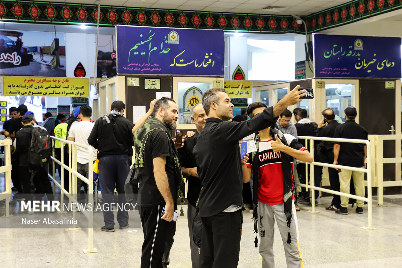 پلیس از تردد افراد بدون مدارک معتبر در مرزها جلوگیری می‌کند