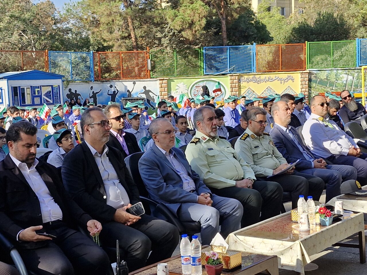 پلیس در آماده‌باش کامل/دانش‌آموزان موارد مشکوک را گزارش
کنند