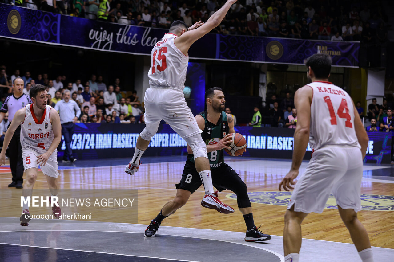 پنجره نقل و انتقالات لیگ برتر بسکتبال هنوز بسته نشده
است!