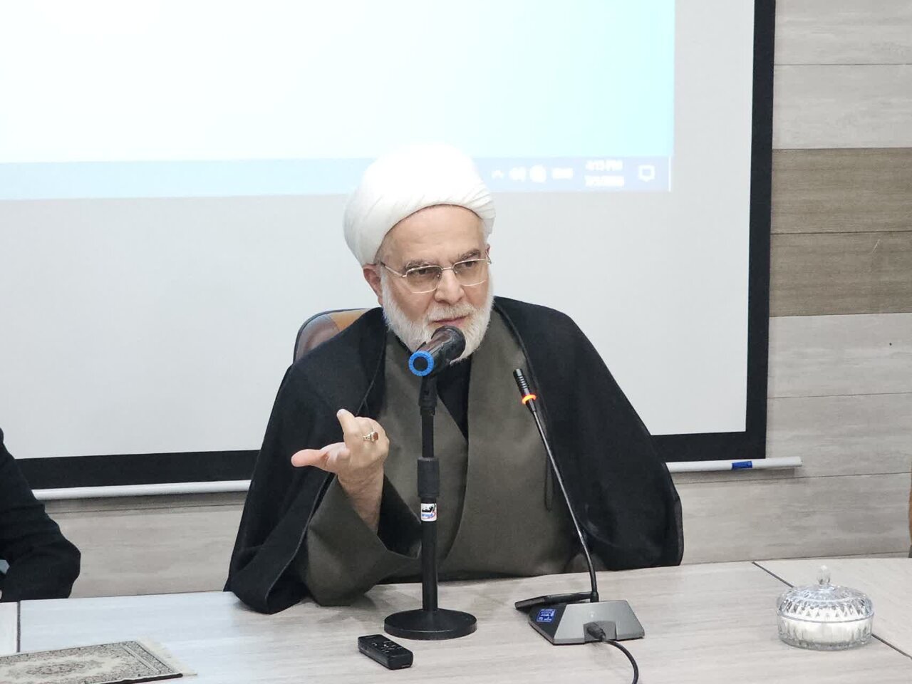 پورذهبی: جامعیت شخصیتی امام شهید رمز ماندگاری او میان رهبران جهان است