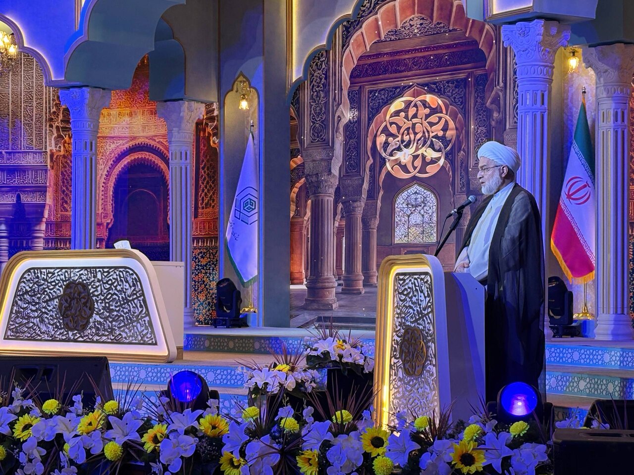 پورذهبی: نور قرآن کریم در تاریکی راهگشای مومنان است