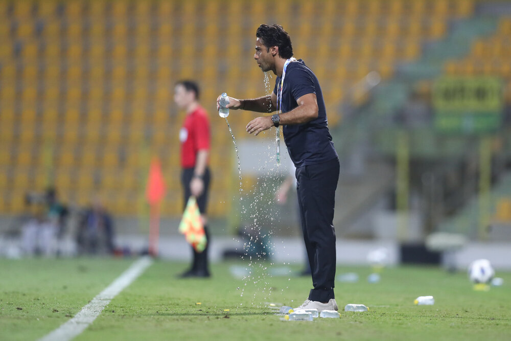 پوست خربزه زیر پای فرهاد مجیدی/ نیمکت استقلال لرزان شد