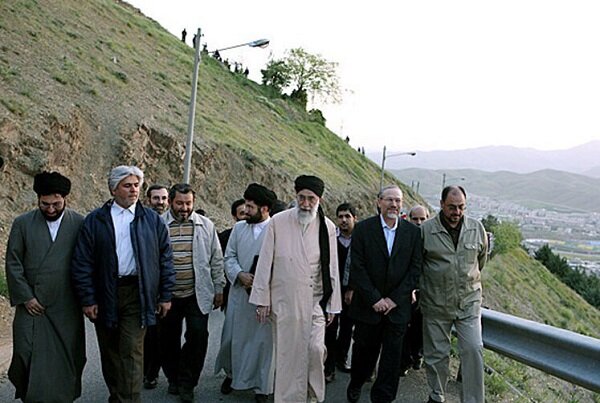 پیاده روی سنندجیها به یاد سفر رهبری به کردستان