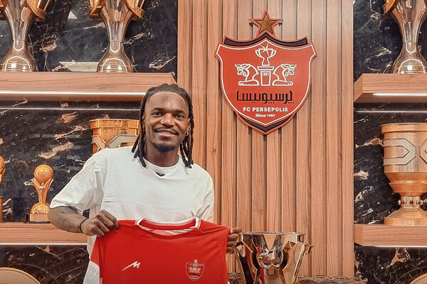 پیام بیفوما به هواداران: پیوستن به پرسپولیس بهترین هدیه روز تولدم بود