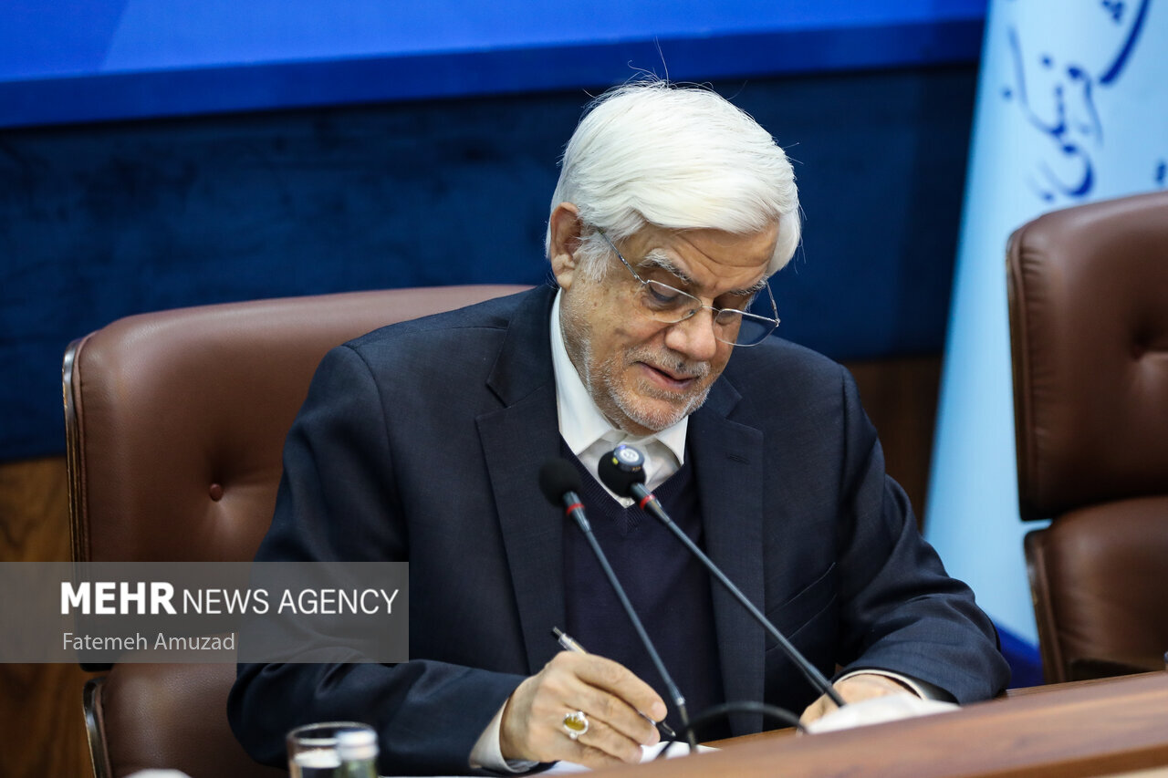 پیام تبریک عارف در پی قهرمانی تیم ملی وزنه‌برداری ایران